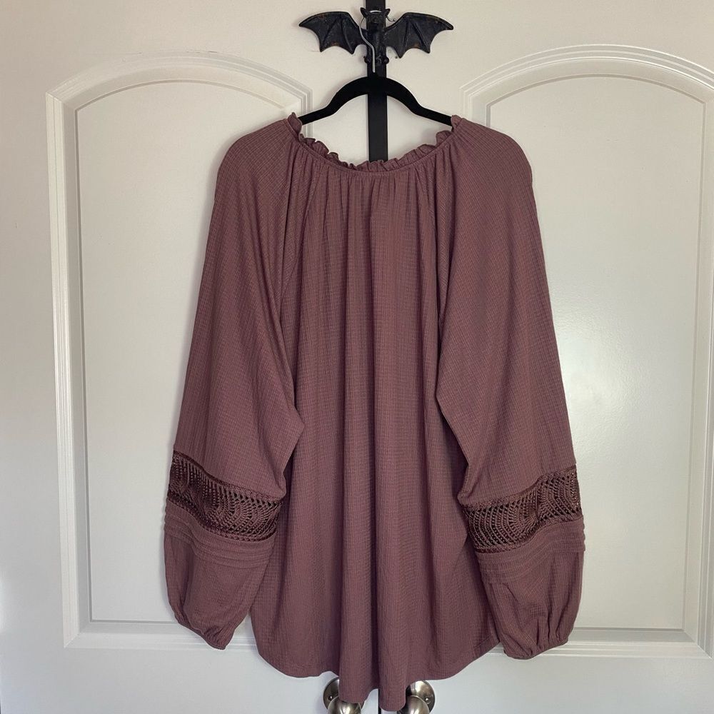 Torrid Bohemian Dusty Rose Crochet Lace Accents Long Sleeve Top, NWT size 2X - Picture 3 of 12